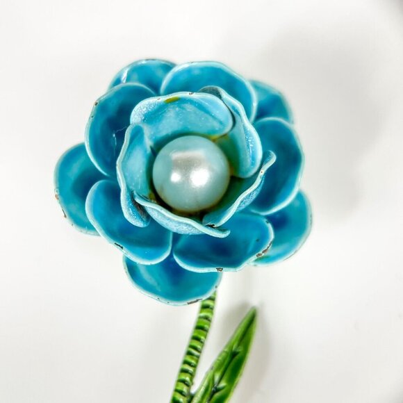 Vintage Teal Blue Enamel Flower Power Brooch Faux Pearl Center Green Stem - Picture 3 of 4